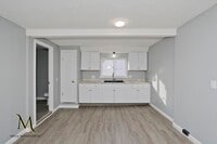 Building Photo - 131 Center St