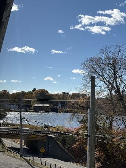 Building Photo - 59 Montowese St