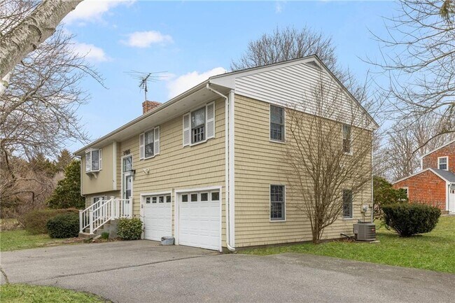 Building Photo - 384 Valley Rd