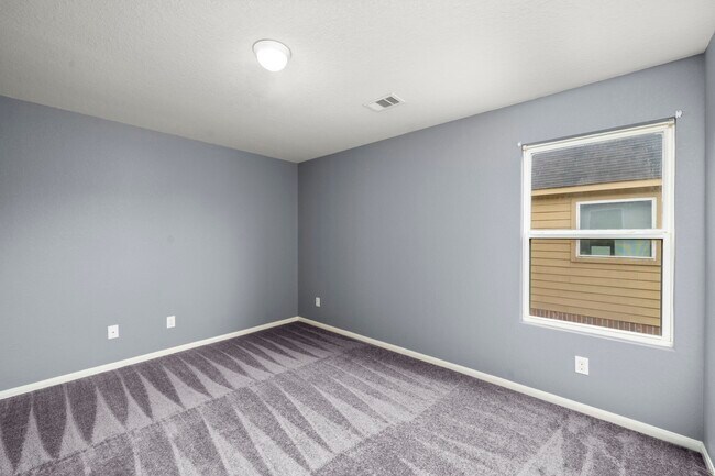 Building Photo - 12414 Village of Kings Lake Blvd