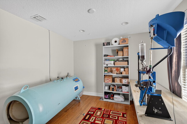 Building Photo - 2725 Pointe Cir