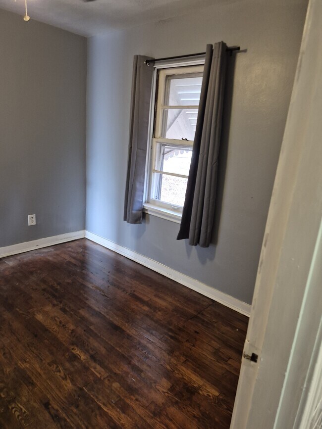 Building Photo - 8835 Murvale Dr