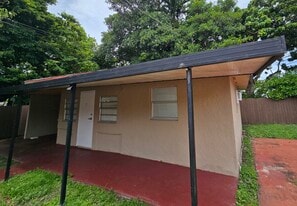 Building Photo - 3211 SW 63rd Ave