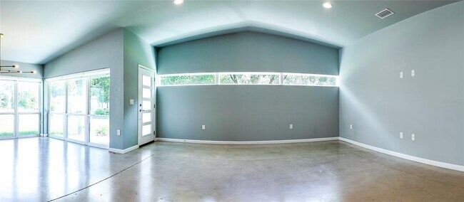 Building Photo - 2534 Grandview Ave