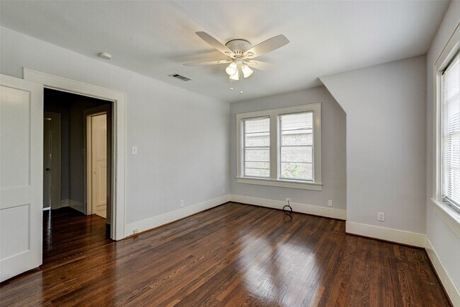 Building Photo - 1748 Hawthorne St