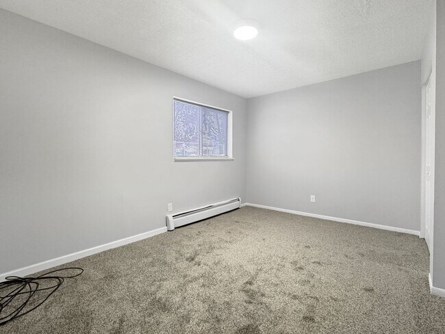 Building Photo - 2422 36th St SW