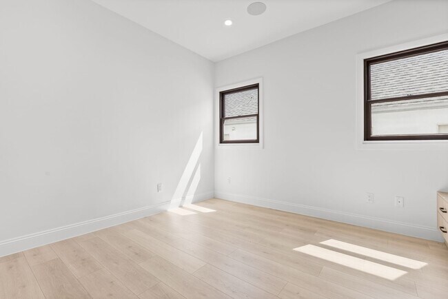 Building Photo - 341 N Genesee Ave