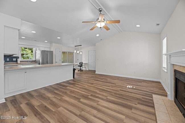 Building Photo - 123 Leonard Dr