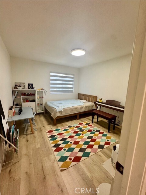 Building Photo - 2405 Plaza De Vista