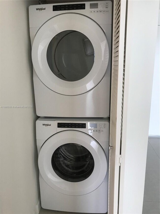 Building Photo - 5350 NW 84th Ave