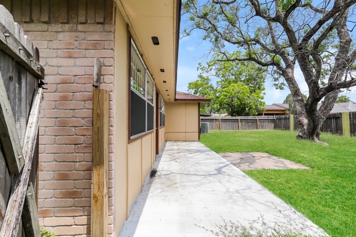 Building Photo - 14110 Magnolia Springs Dr