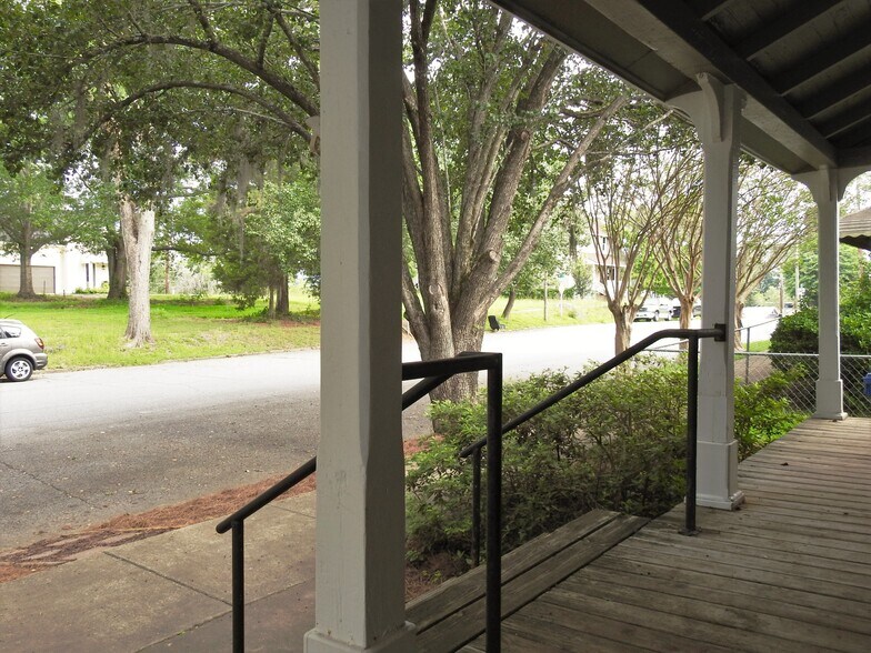 View of the quiet neighborhood from the front porch. - 3230 PARK AVE