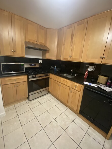 Primary Photo - 8340 Talbot St