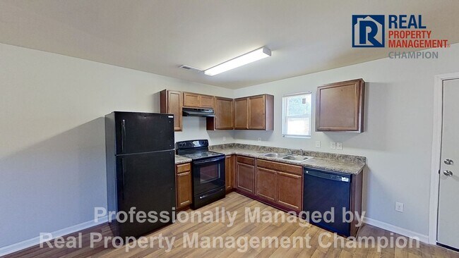 Building Photo - Adorable 3 BD 1.5 BA Home on Corner Lot with Fenced Back Yard