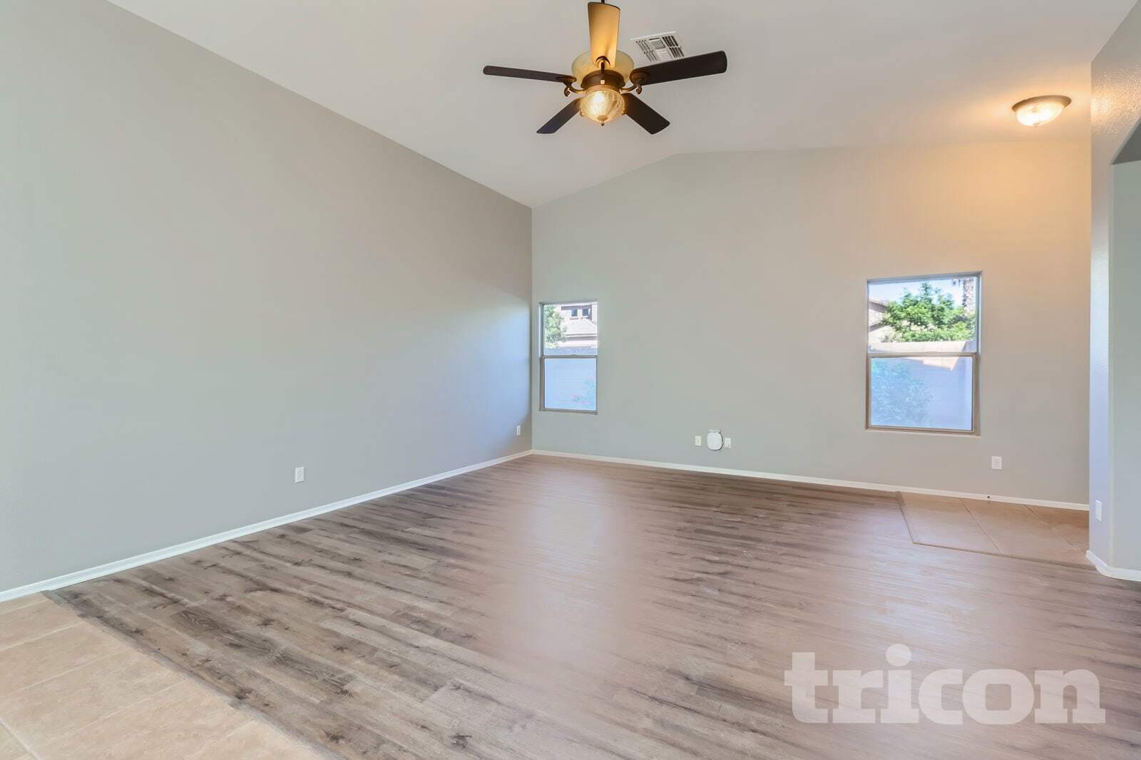 Building Photo - 44196 Vineyard St