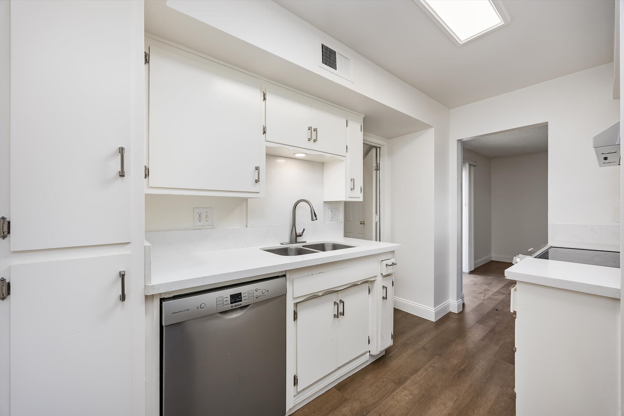 Building Photo - 4700 Nordic Dr