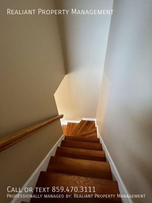 Building Photo - 1503 Roanoke Rd