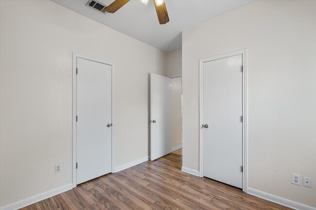 Building Photo - 2908 Whisper Oaks Ln
