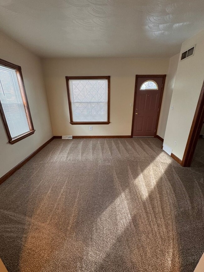 Building Photo - 27 Gordon St