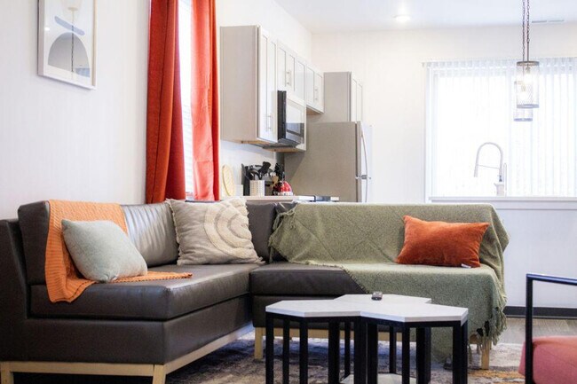 Building Photo - 1439 N Telluride St