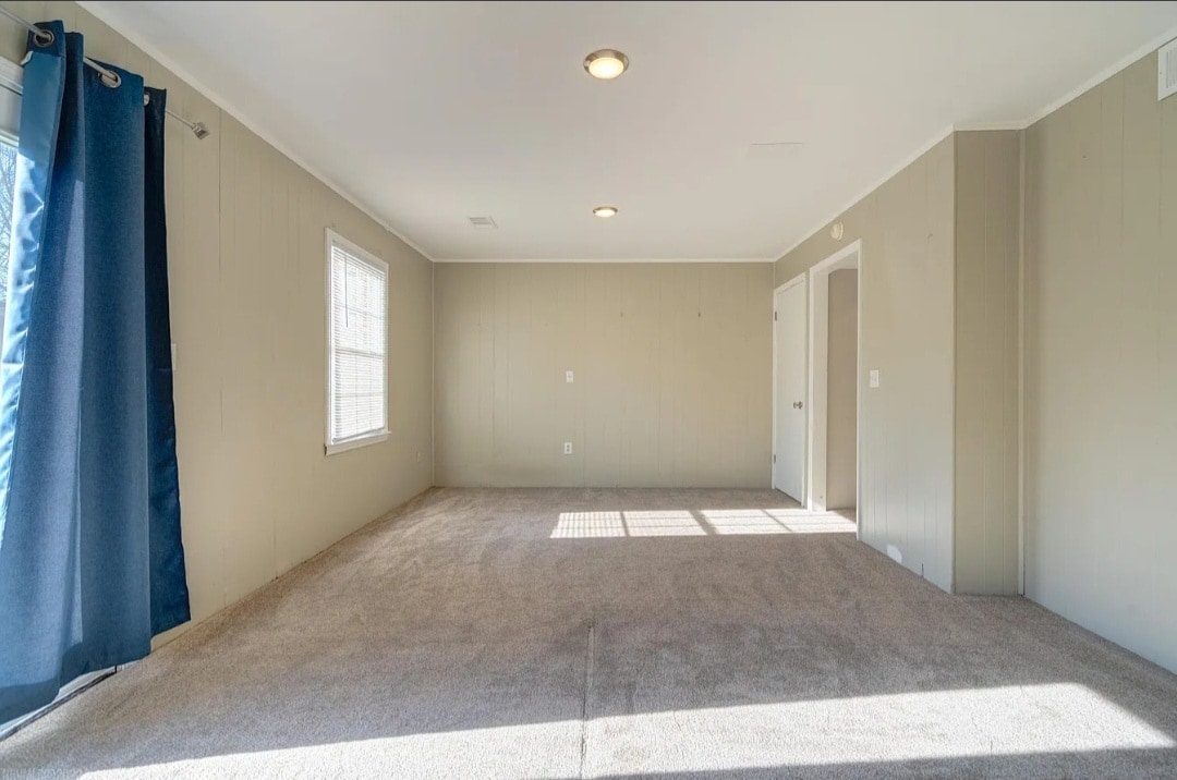 Building Photo - 812 Cambridge Rd