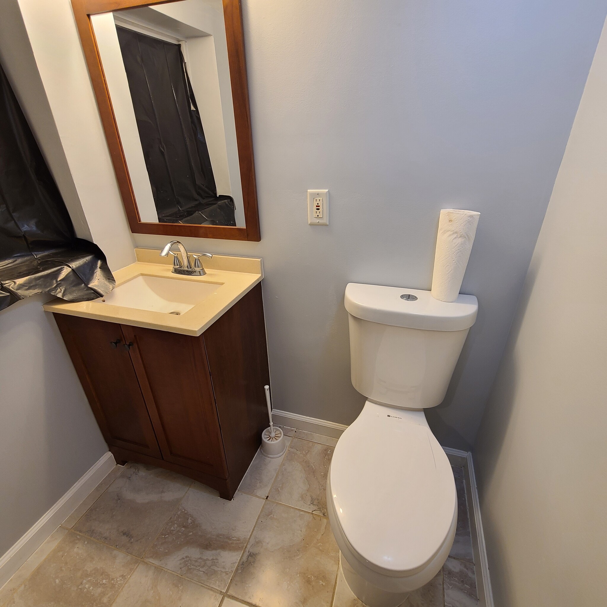 Ground Floor Full Bath - 5206 Cottage Ave