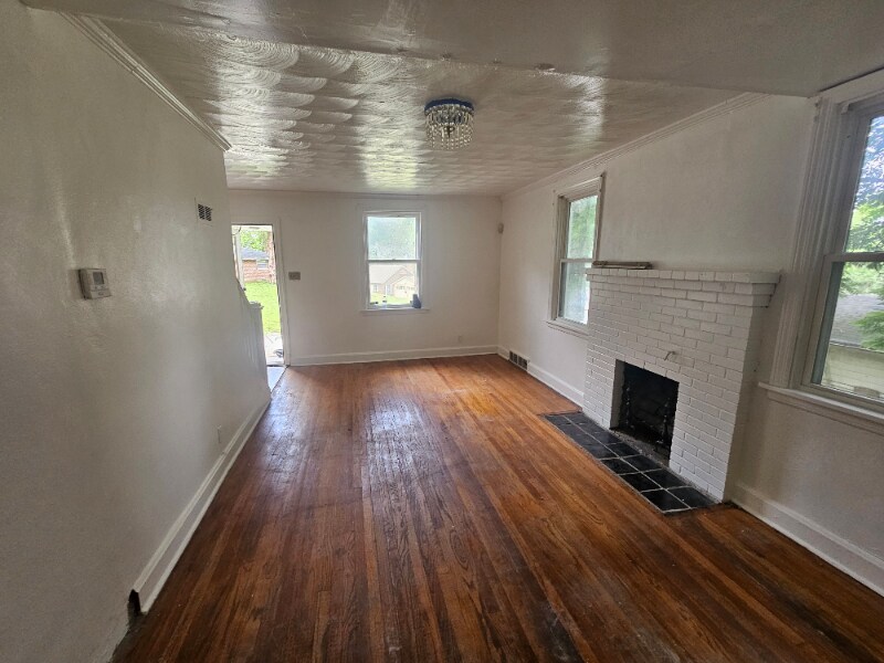 Building Photo - 8919 Hillslope Dr