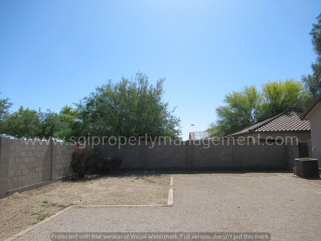 Building Photo - 25684 W Pleasant Ln