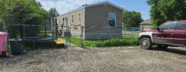 Primary Photo - 121 W Adams St