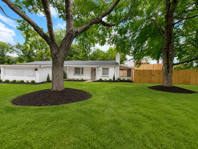 Building Photo - 1004 Blanton Pl