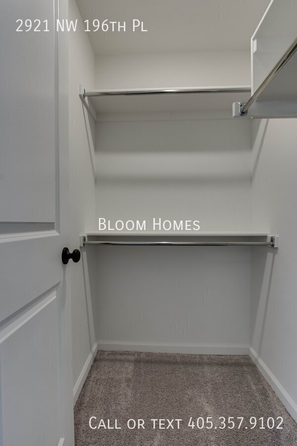 Building Photo - 2921 NW 196th Pl