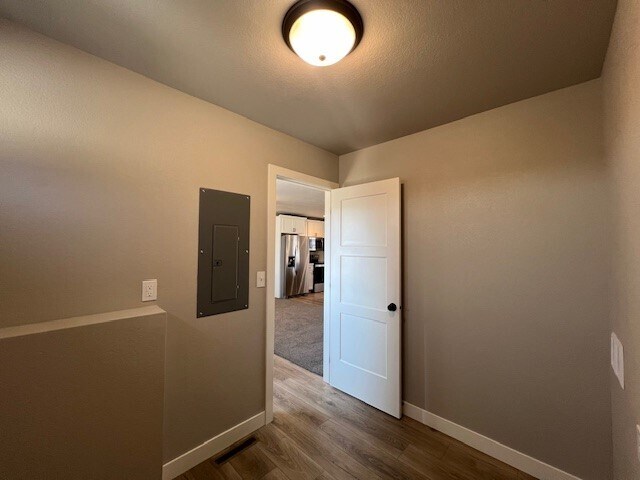 Building Photo - 671 Eagle Ct