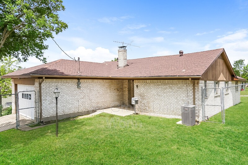 Building Photo - 8258 Westrock Dr