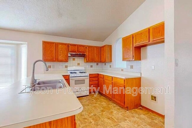 Building Photo - 4701 Plume Rd NW