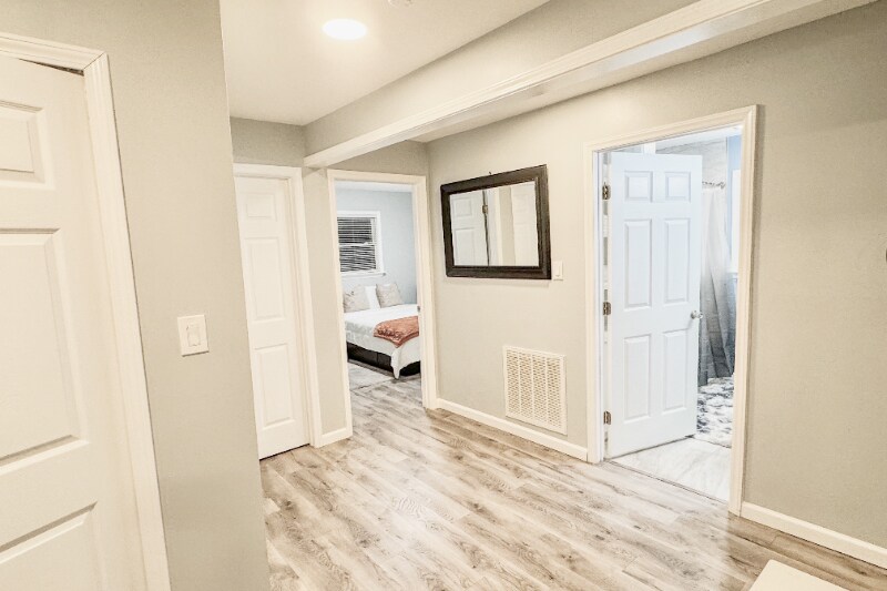 Building Photo - 618 Troy St