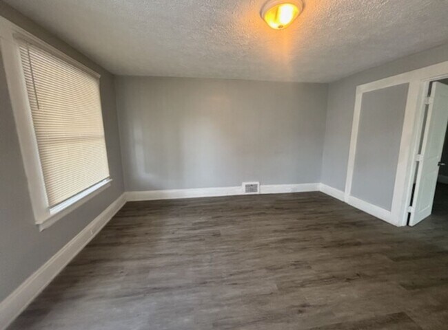 Building Photo - 2069 W 98th St