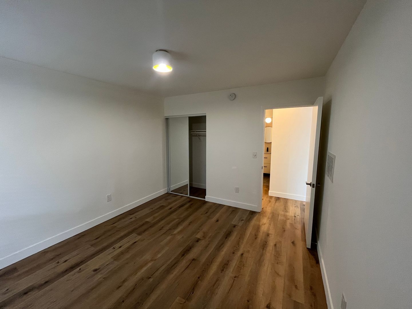 Building Photo - Individual Bungalows: All 1 bedroom/ 1 bath units all with LARGE PRIVATE YARDS.