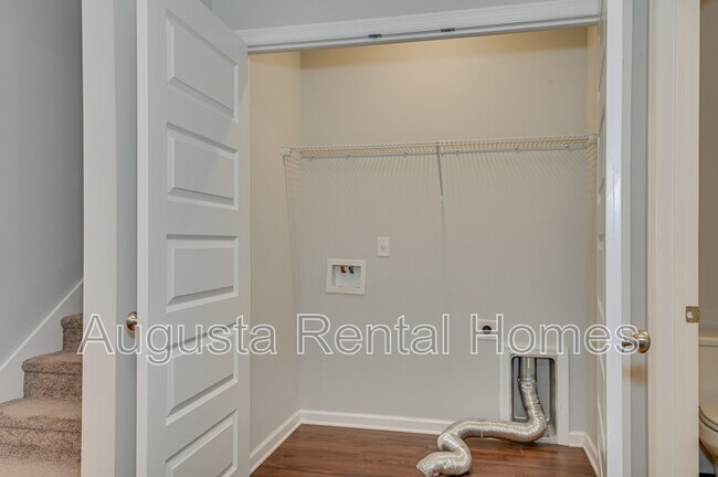 Building Photo - 5352 Nikki Way