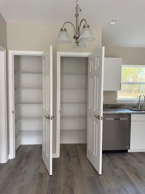 Building Photo - 9545 N Travis Dr