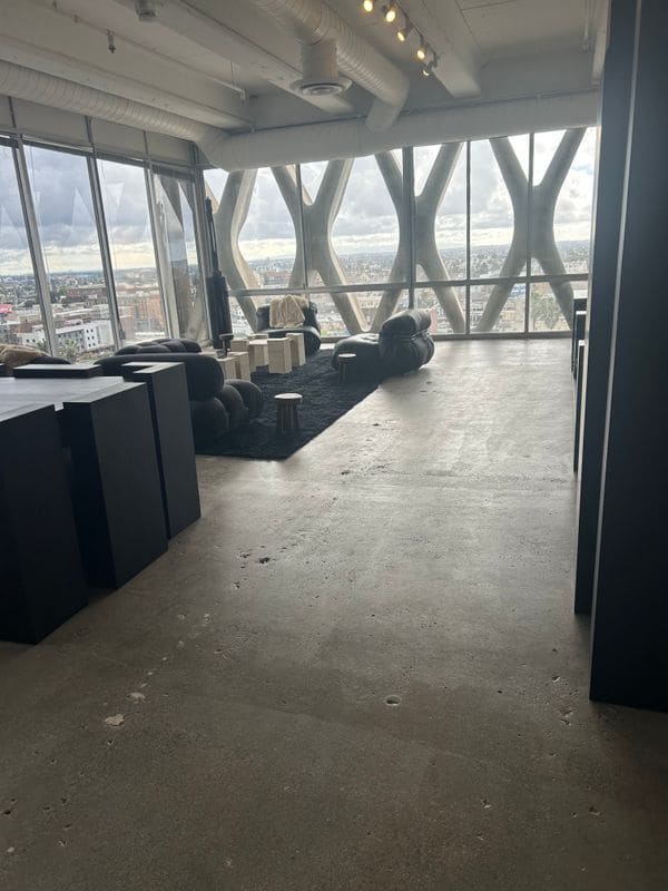 Building Photo - 2404 Wilshire Blvd