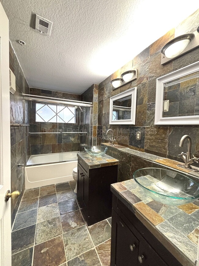 Building Photo - 1711 Shadow View Cir