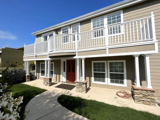 Primary Photo - Beautiful 3 bedroom detached townhome with...