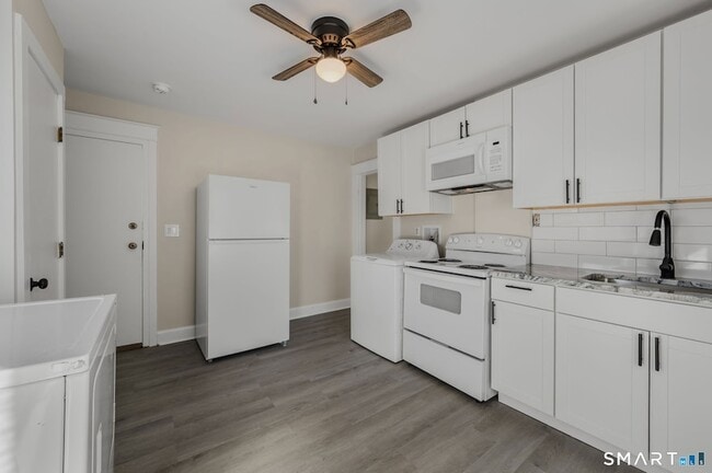 Building Photo - 113 Pequot Ave