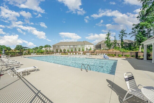 Building Photo - 2034 Highland Park Dr