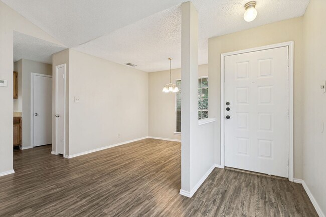 Building Photo - 2-BEDROOM DUPLEX