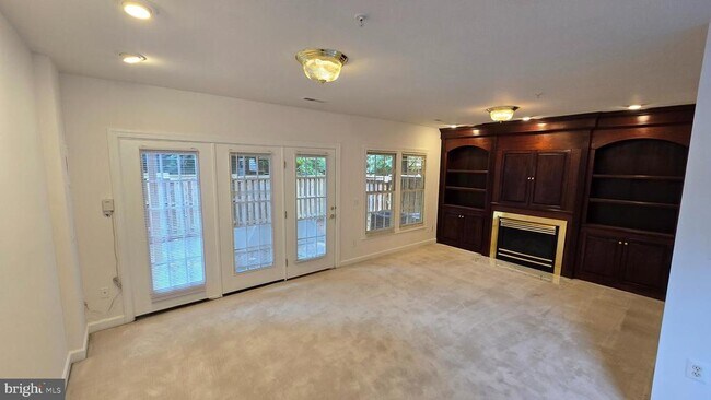 Building Photo - 8021 Kidwell Town Ct