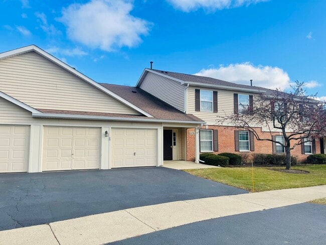 Primary Photo - 1179 N Village Dr