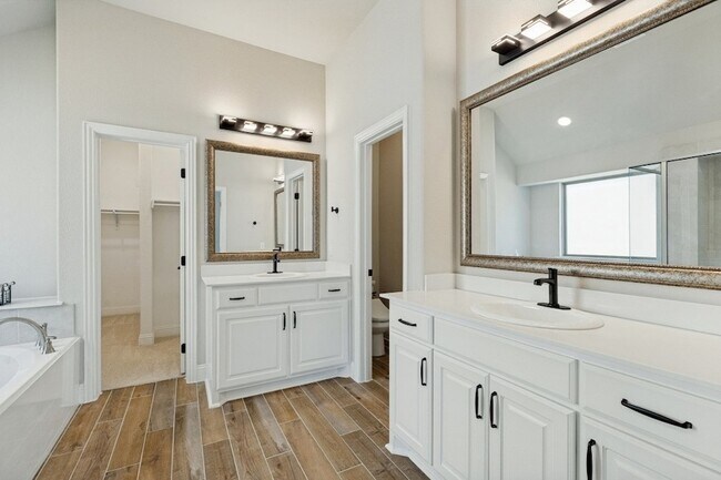 Building Photo - 4005 Gray Wolf Dr