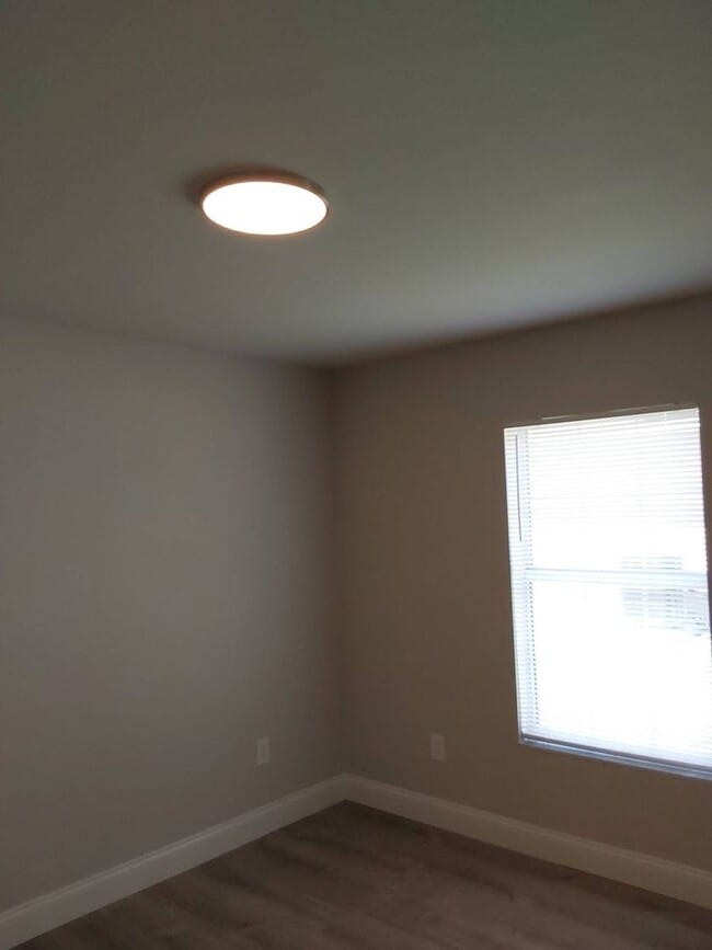 Building Photo - 9 Pony Express Dr