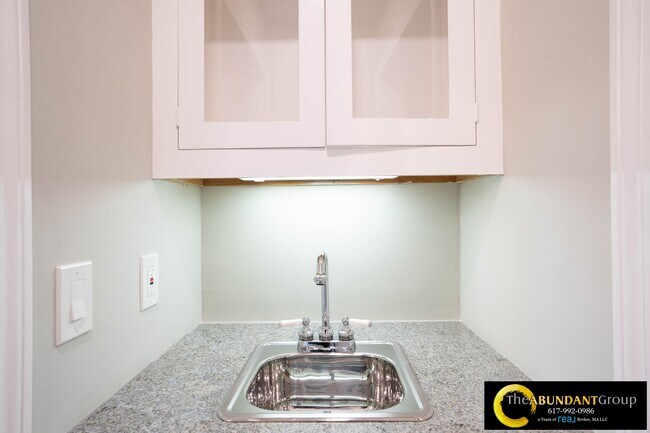 Building Photo - 40 Puddingstone Ln